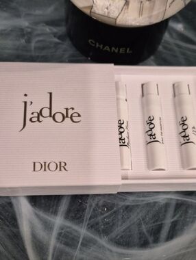 DIOR J'adore Fragrance Sample Set -